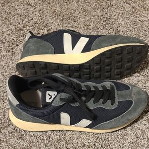 Veja Men's Black and White Sneakers